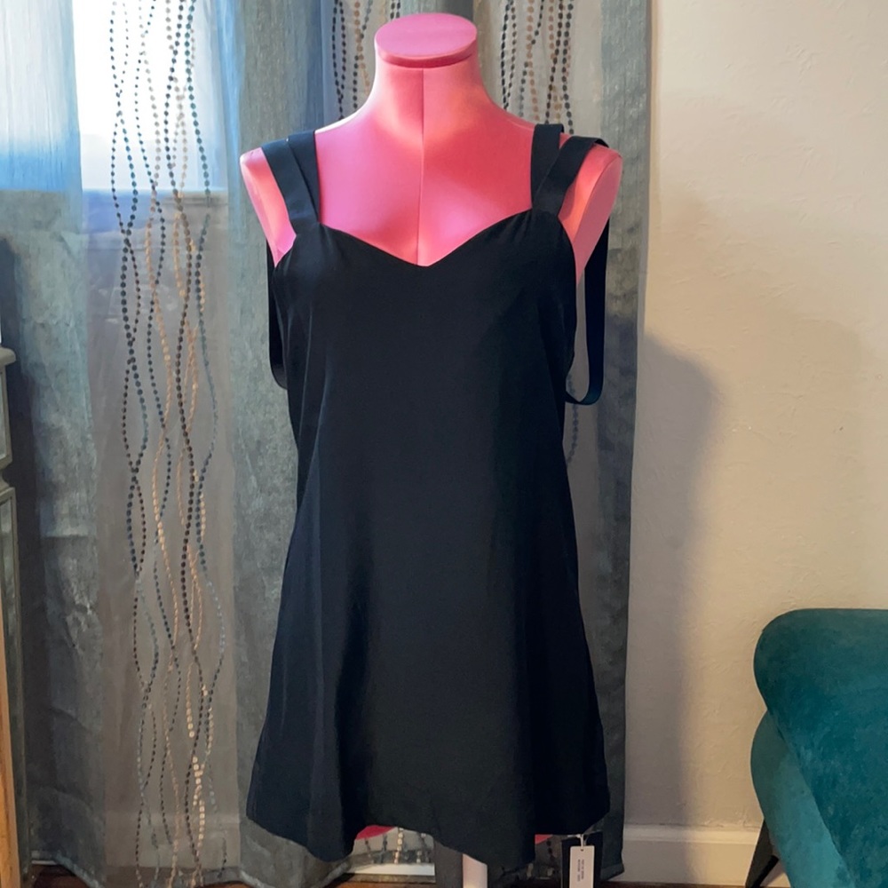 Are you am I silk dress size medium